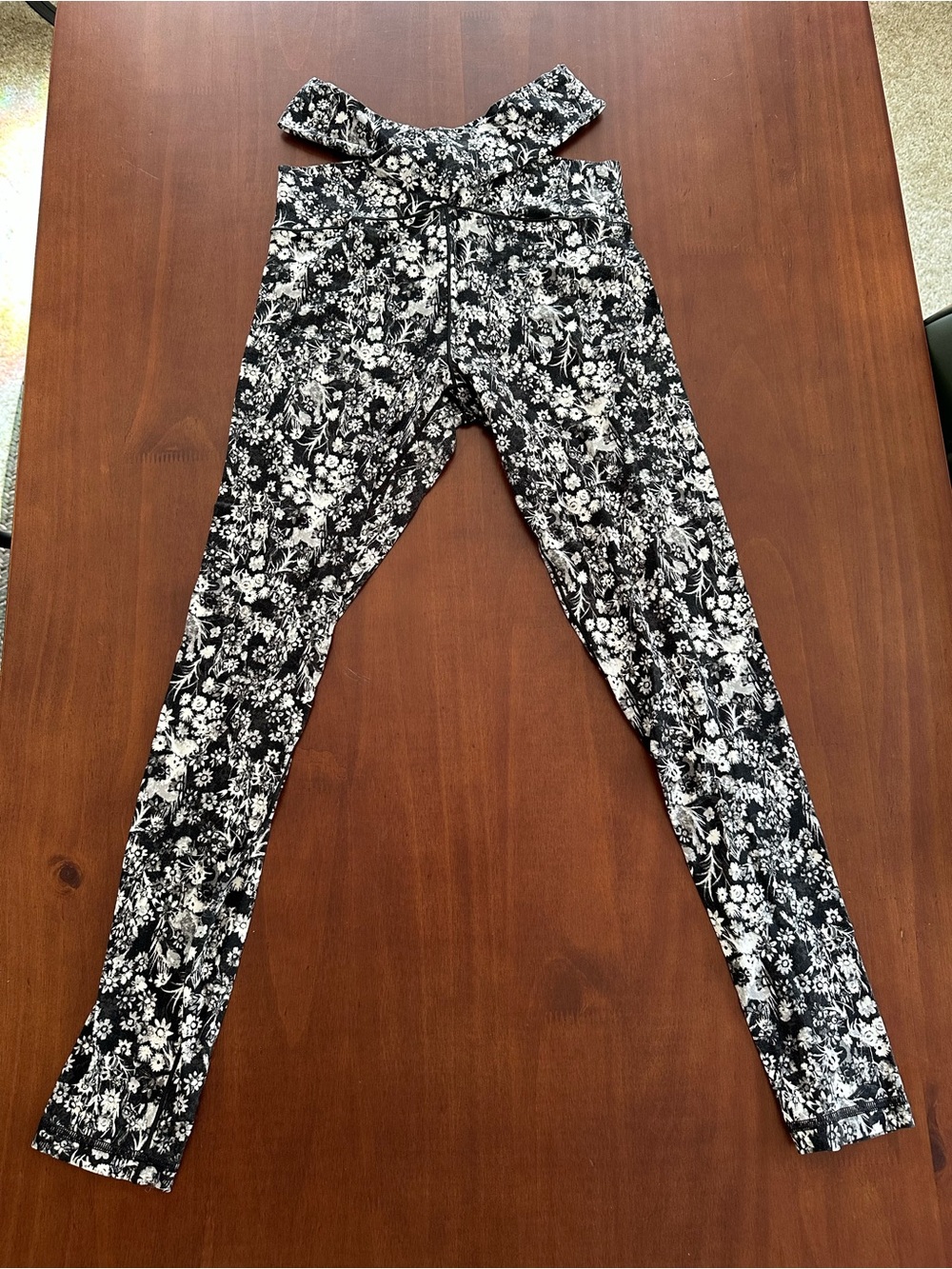 aerie Black & White Floral High-Rise Jeggings